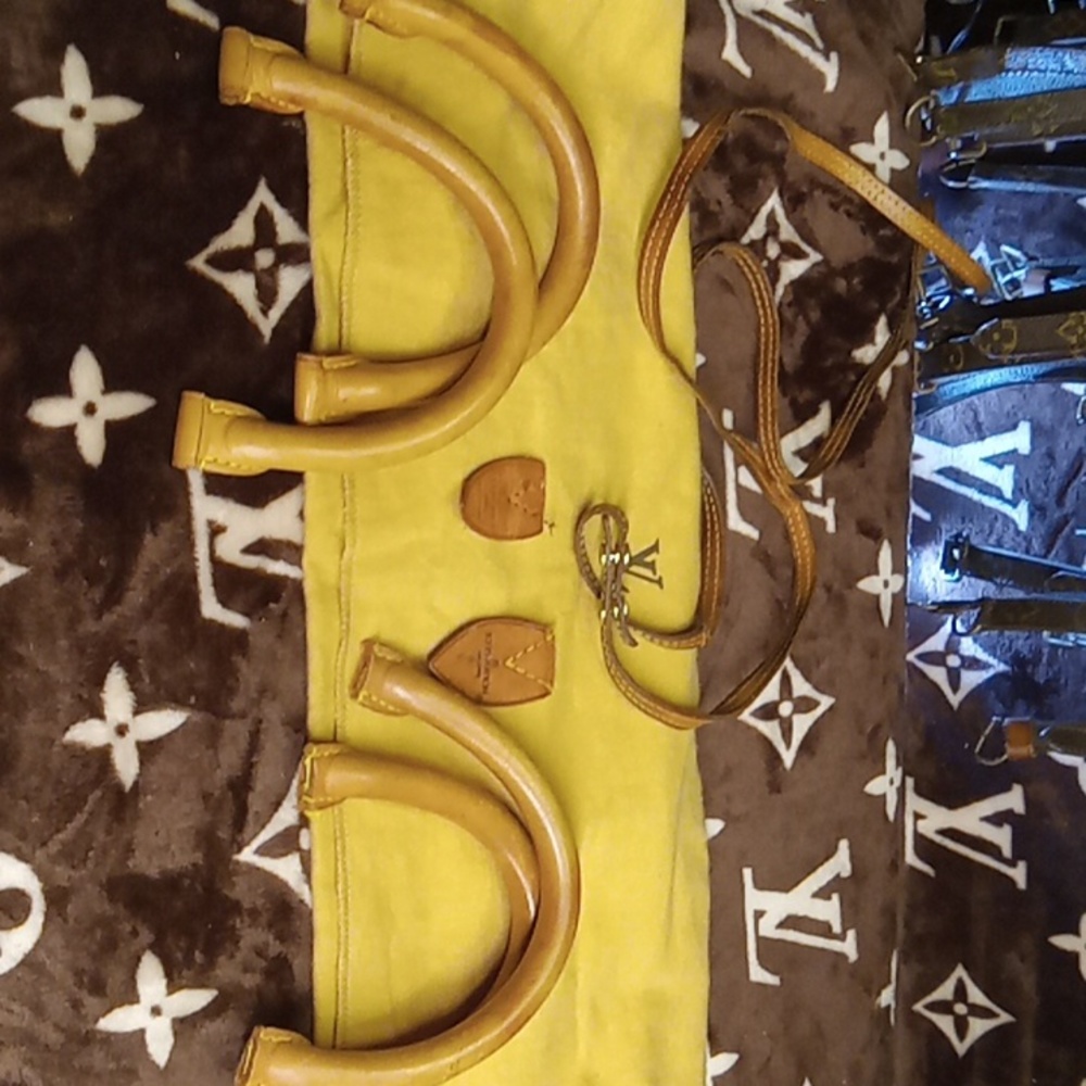 Custom bundle for live